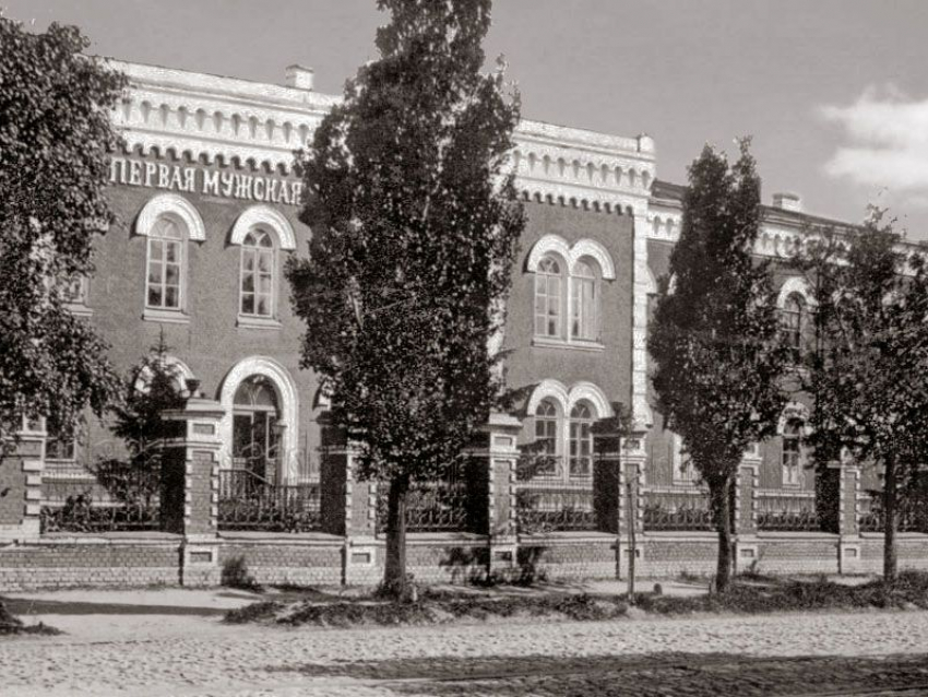 165 лет назад в Воронеже начали строить красивейшую губернскую гимназию