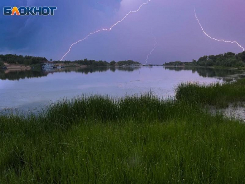 В Воронежской области будет громко из-за грома и грозы 9 августа