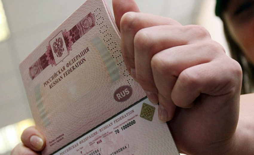 В Воронежской области должников заграницу на Новый год и Рождество пускать не будут