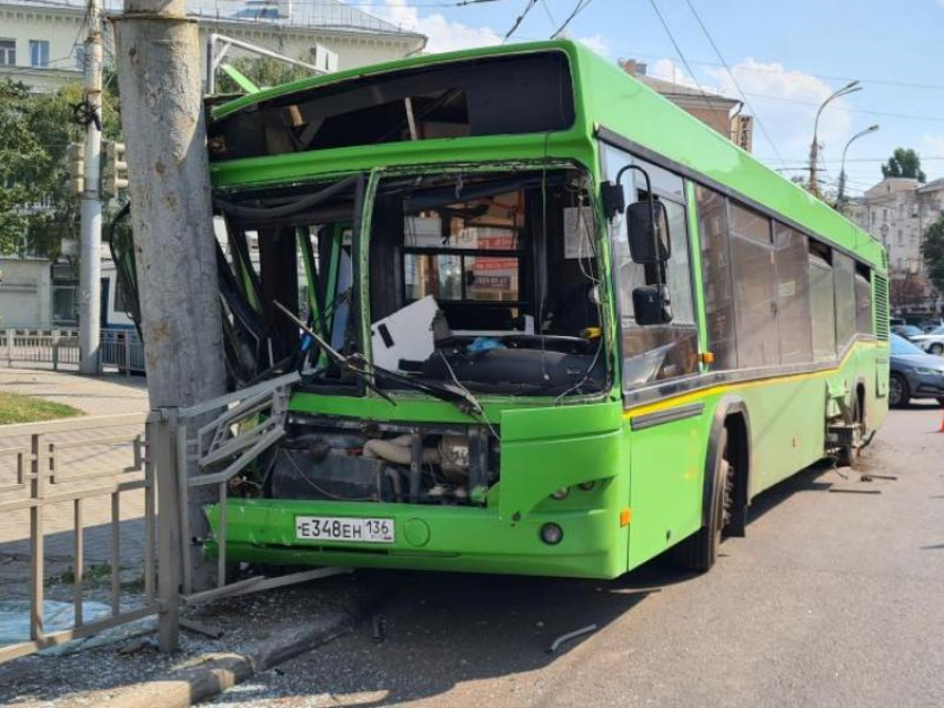 Прокуратура займется ДТП с пострадавшими пассажирами автобуса №80 в Воронеже 