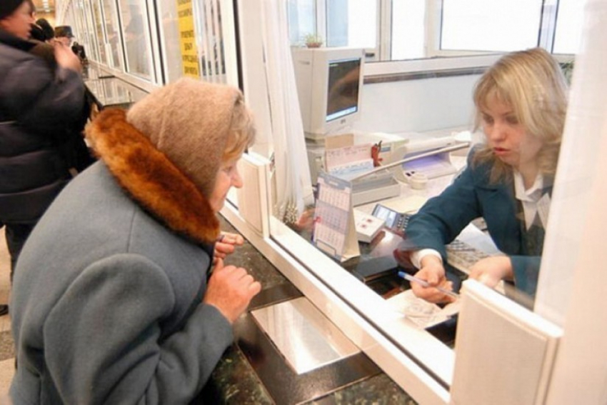 В Воронежской области 80-летней пенсионерке на почте не выдали законную доплату к пенсию