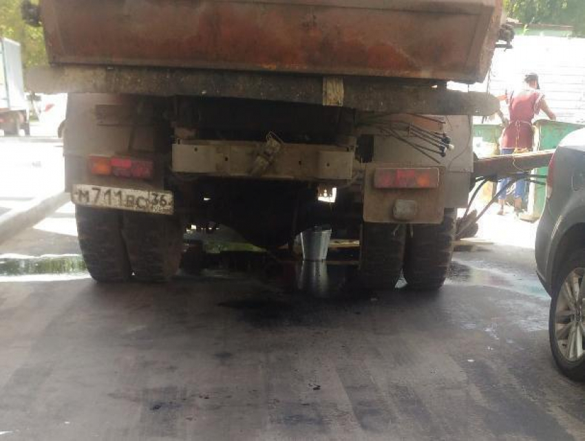 Жители Семилук не рады долгожданному вывозу мусора