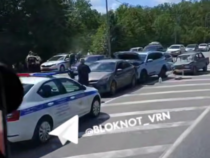 Опубликовано видео с места массовой аварии под Воронежем 