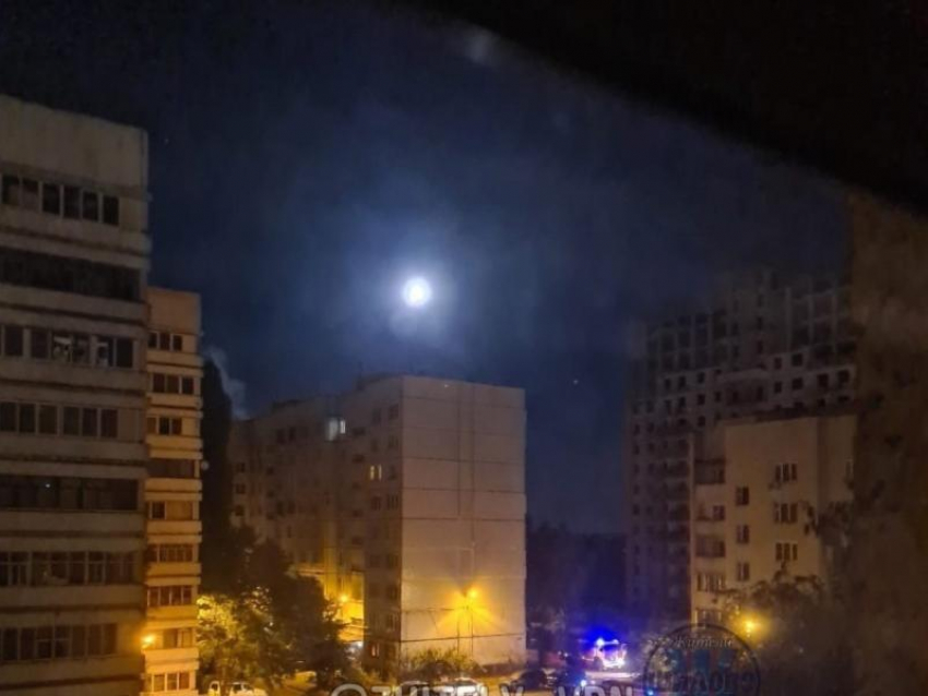 Квартира в многоэтажке загорелась ночью в Воронеже 