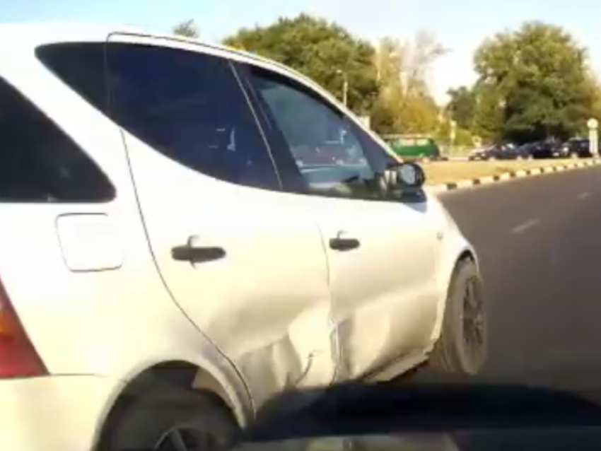 Мощный удар получил Mercedes, связавшись с Белым мстителем в Воронеже  