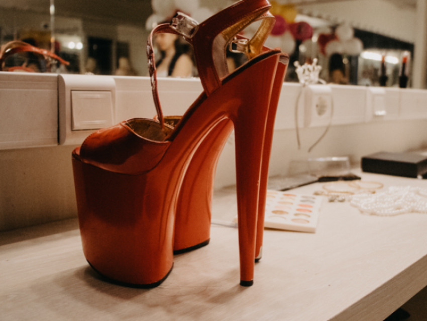 Четверть опрошенных воронежцев назвали себя подкаблучниками 