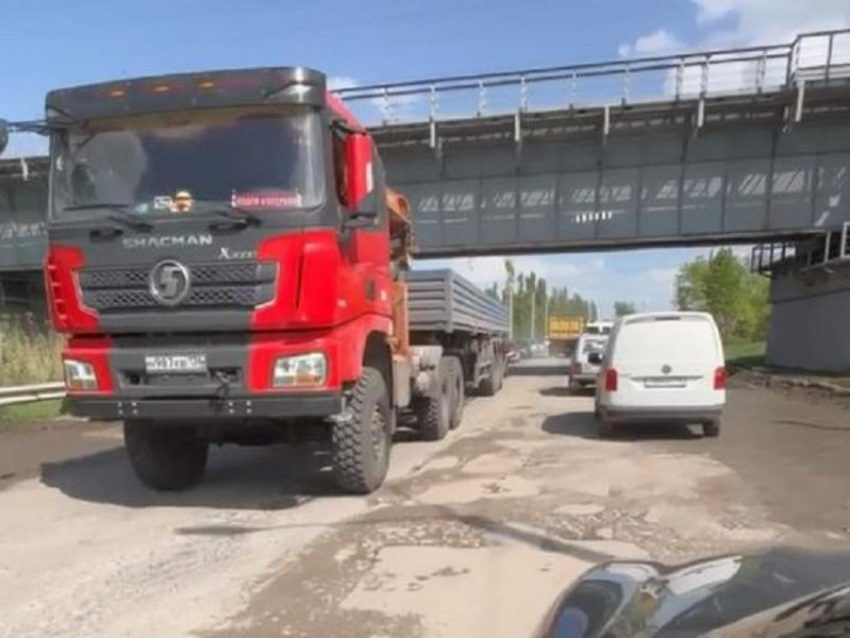 Власти добрались до одного из самых проблемных участков дорог в Воронеже