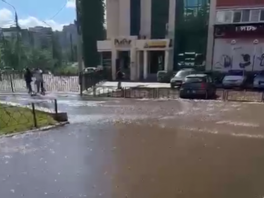 Воронежцам вернули воду после масштабной коммунальной аварии в Северном 