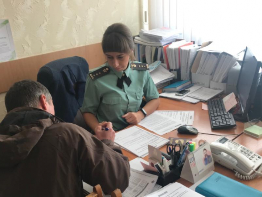Нерадивый отец погасил долг по алиментам после запрета продавать квартиру в Воронеже 