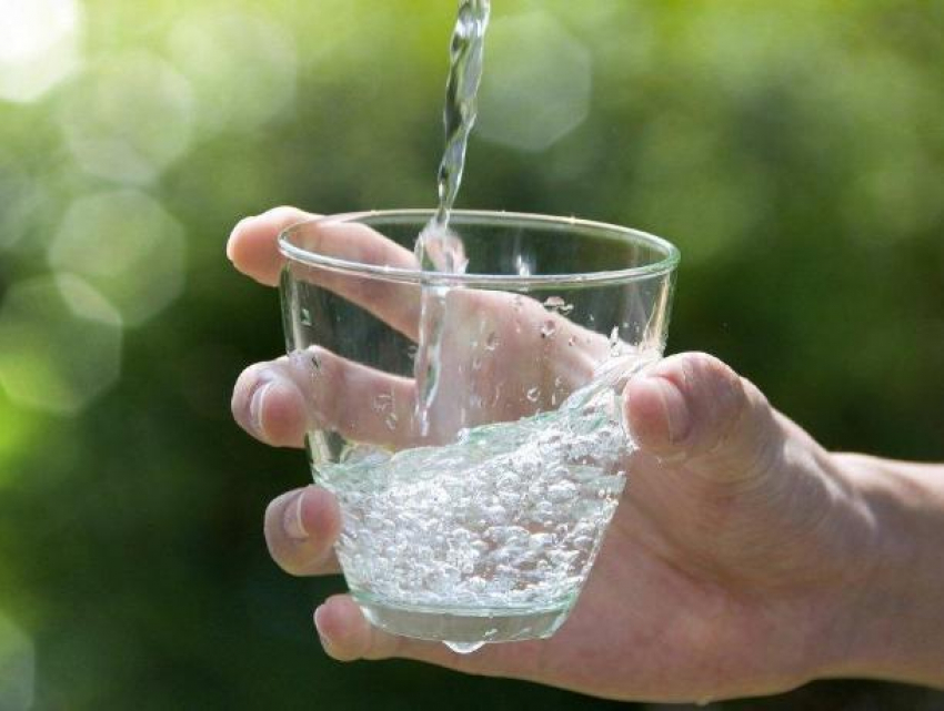 Поселок в Воронежской области лишился питьевой воды на 30 суток