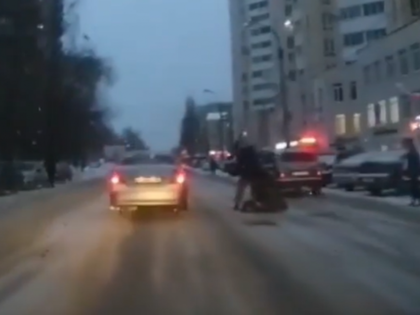 Жестокое избиение в момент задержания сняли в Воронеже