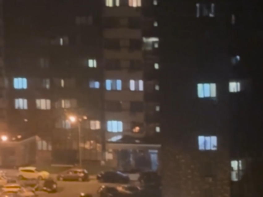 «Это сигнал SOS»: мигающий свет в квартире напугал воронежцев