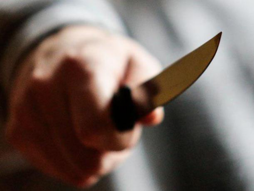 18-летний воронежец получил ножом в живот за свой плейлист