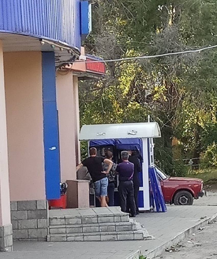Воронежцы жалуются на игровые аппараты на остановке «Газовая"