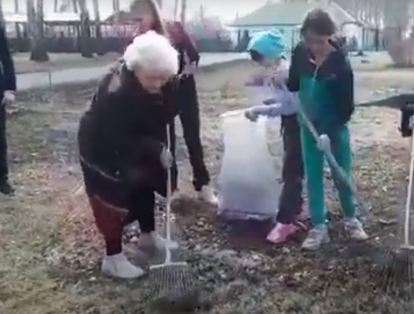 Достойный пример молодым подала 99-летняя защитница Воронежа 