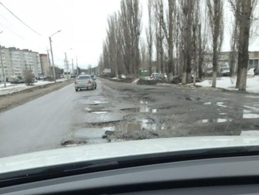 В Воронеже из-за разбитых дорог вспомнили Алексея Гордеева 