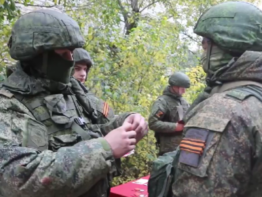 Опубликовано видео с награждением участников СВО