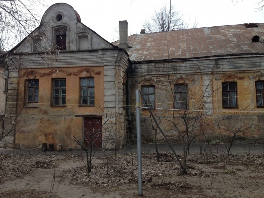 Одно из старейших зданий Воронежа стало коммунальным позором городских чиновников