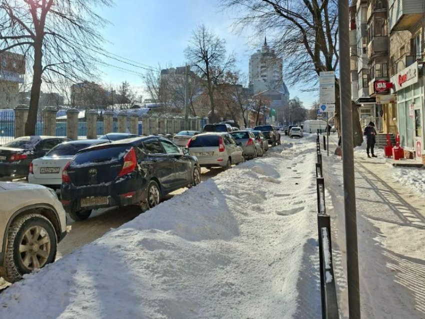Куда жаловаться на заваленные снегом платные парковки в Воронеже
