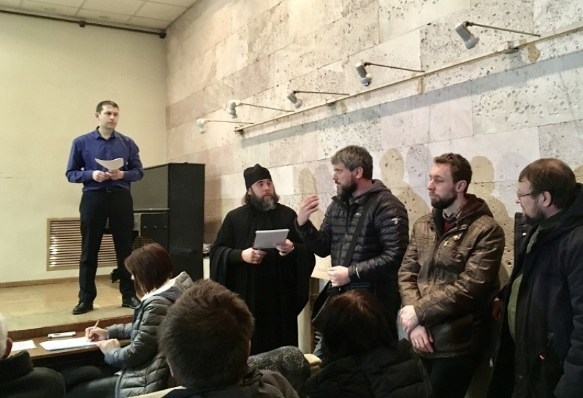 Воронежцы поддержали строительство поликлиники и храма на улице Артамонова 