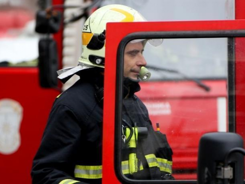 В Воронеже 20 человек эвакуировали из горящей пятиэтажки