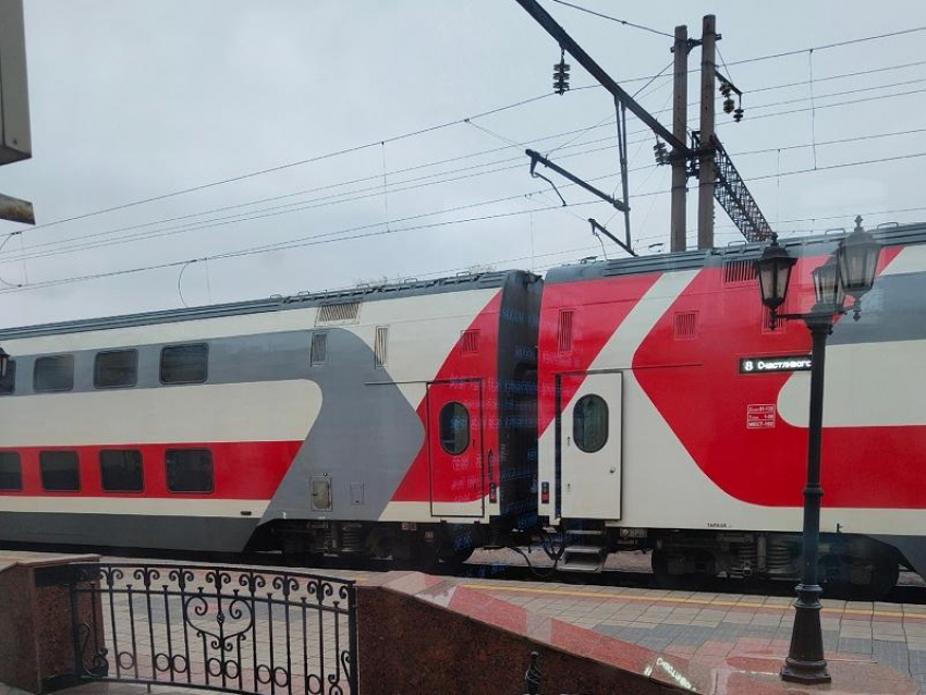 Дополнительные поезда, проходящие в Крым через Воронеж, запустят перед Новым годом
