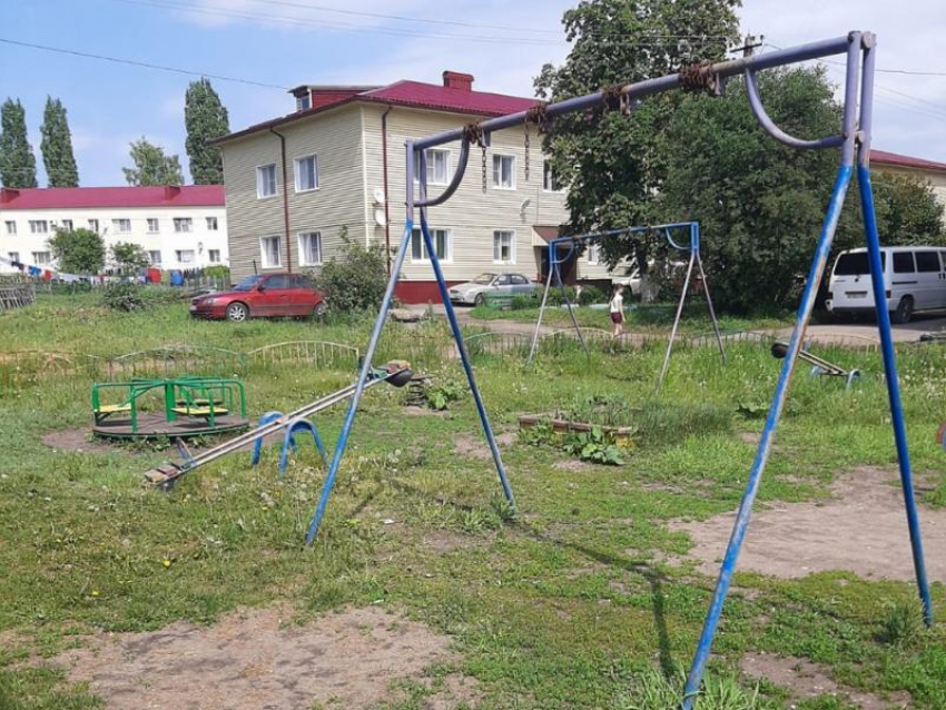 Прокуратура выявила 21 небезопасную детскую площадку в Воронежской области
