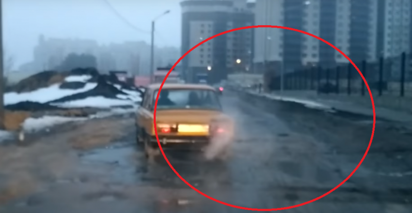 Дорожный активист пожаловался на жуткие дороги на улице Шишкова Воронежа