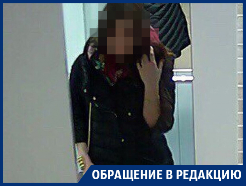 Воронежцев возмутила миловидная девушка, загадившая рвотными массами подъезд в ЖК