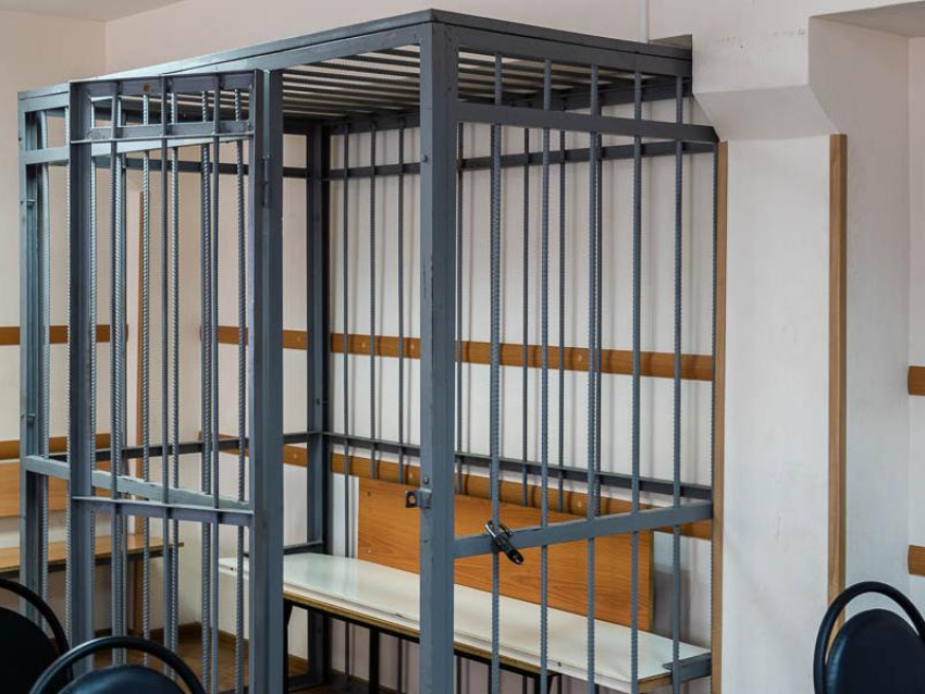 Экс-начальник военного госпиталя подозревается в махинациях с премиями на 1,6 млн в Воронеже 