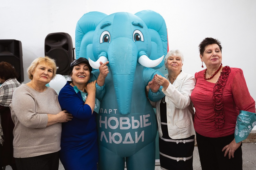 Воронежские пенсионеры пробуют «Жить по-новому!»: эксклюзивный фестиваль от «Новых людей»