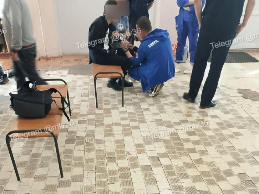 Подростка оставили в СИЗО после прихода в воронежскую школу с молотком 