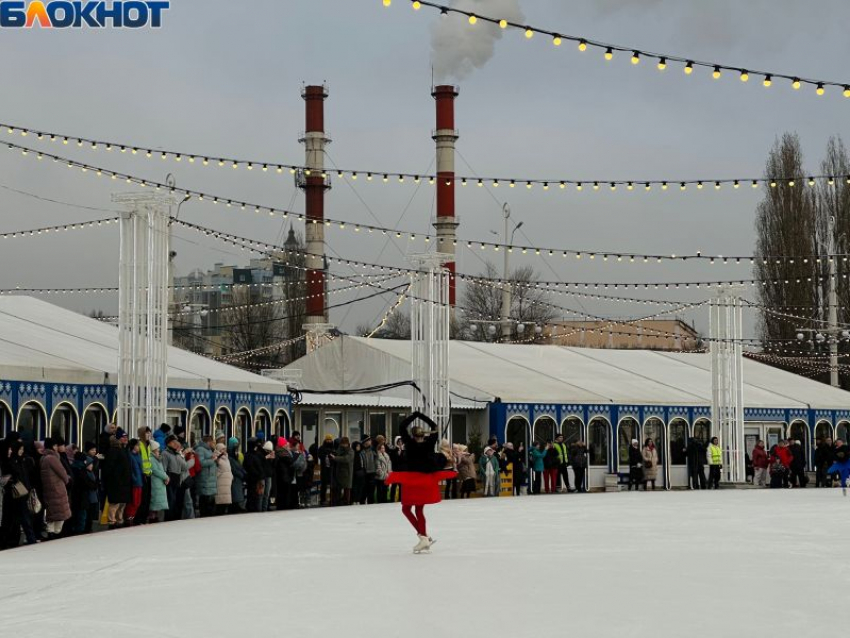 График работы ледового катка на Адмиралтейской площади напомнили воронежцам