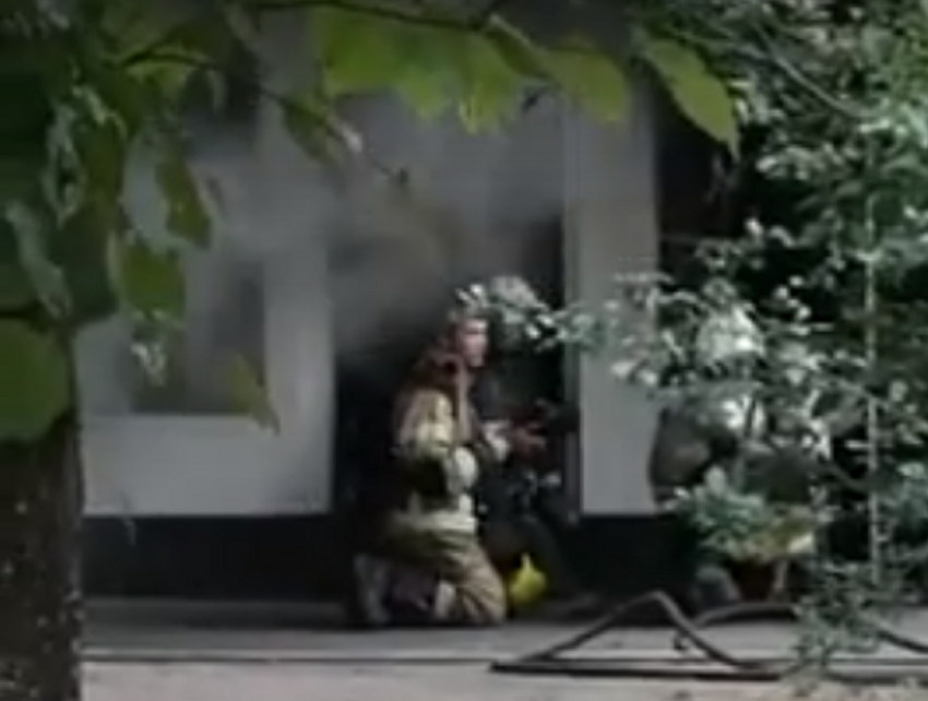 Опубликовано видео загоревшегося кафе в центре Воронежа