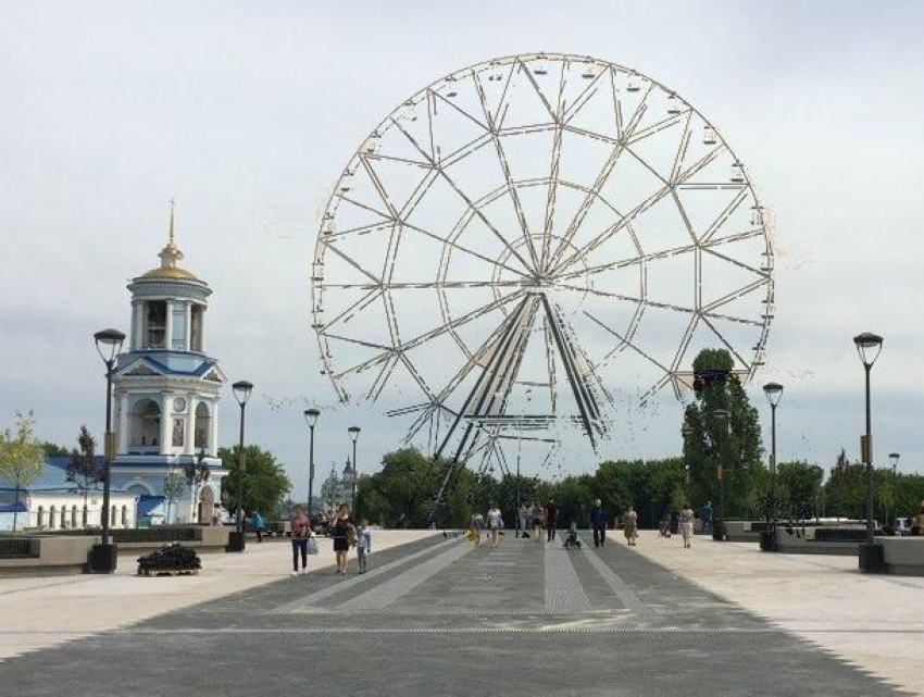 Огромное колесо обозрения поместили в центр Воронежа