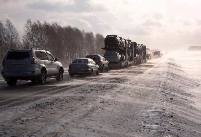 Автомобилистов предупредили о снежных заносах и гололедице в Воронежской области 