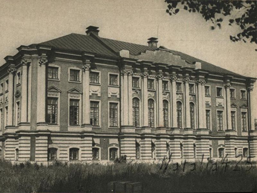 Роскошный дворец 89 лет назад превратился в художественный музей в Воронеже