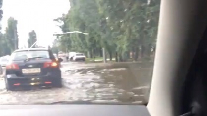 Грязный Воронеж превратился в Венецию после урагана