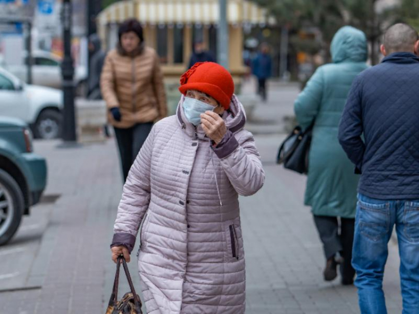  Работающим пожилым воронежцам предложили уйти на больничный 