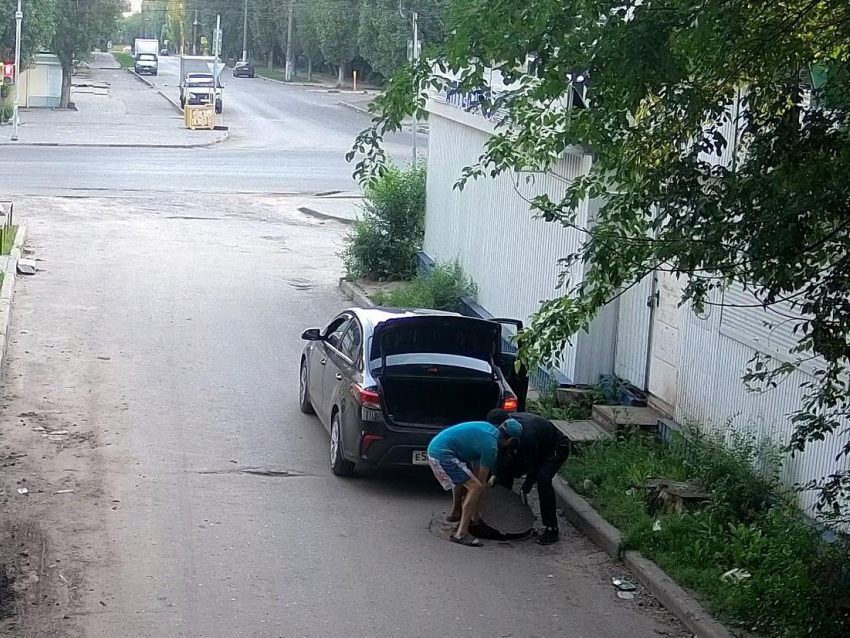 7 уголовных дел завели в Воронеже после пропажи крышек люков