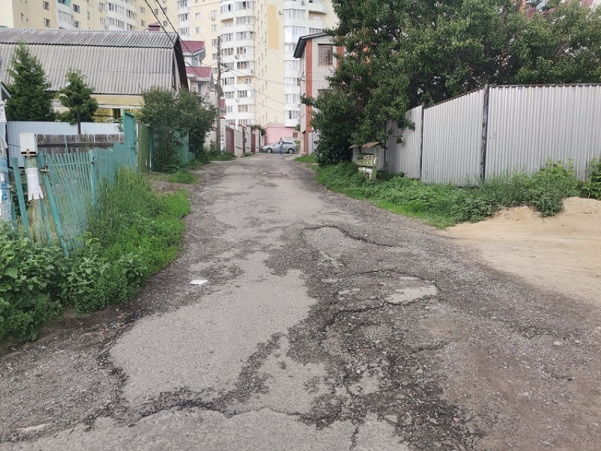 Позорное состояние исторического переулка показали в Воронеже 