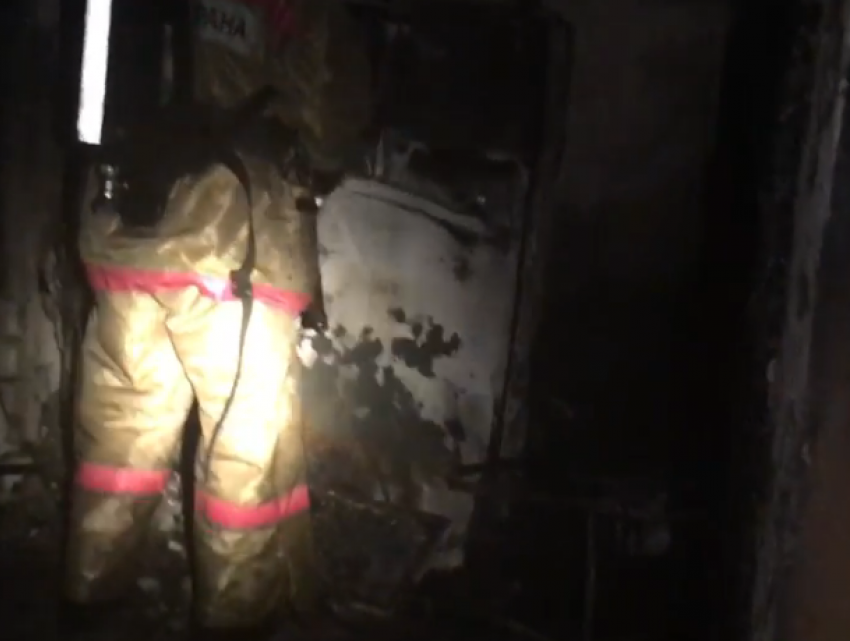 Спасатели показали ужасающие последствия ночного пожара в Воронеже