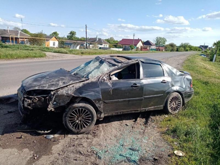 Опубликованы фото с места аварии, в которой отечественный автомобиль разнес Ford Focus в Воронежской области