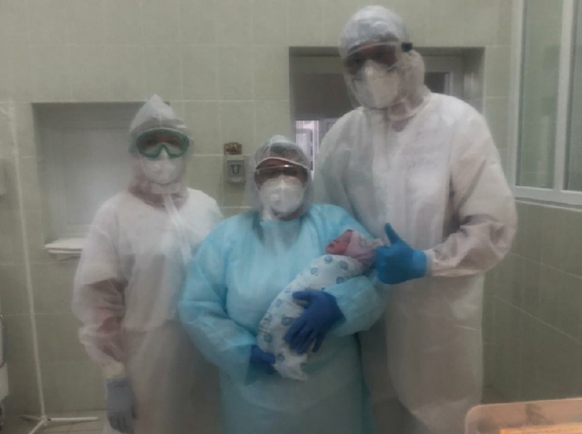 Зараженные коронавирусом женщины родили здоровых детей в Воронеже