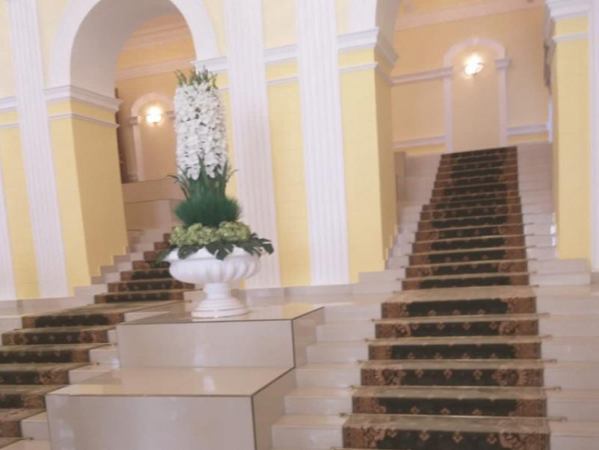 ЗАГС объяснил, почему люди на колясках не могут посетить торжественную регистрацию в Воронеже 