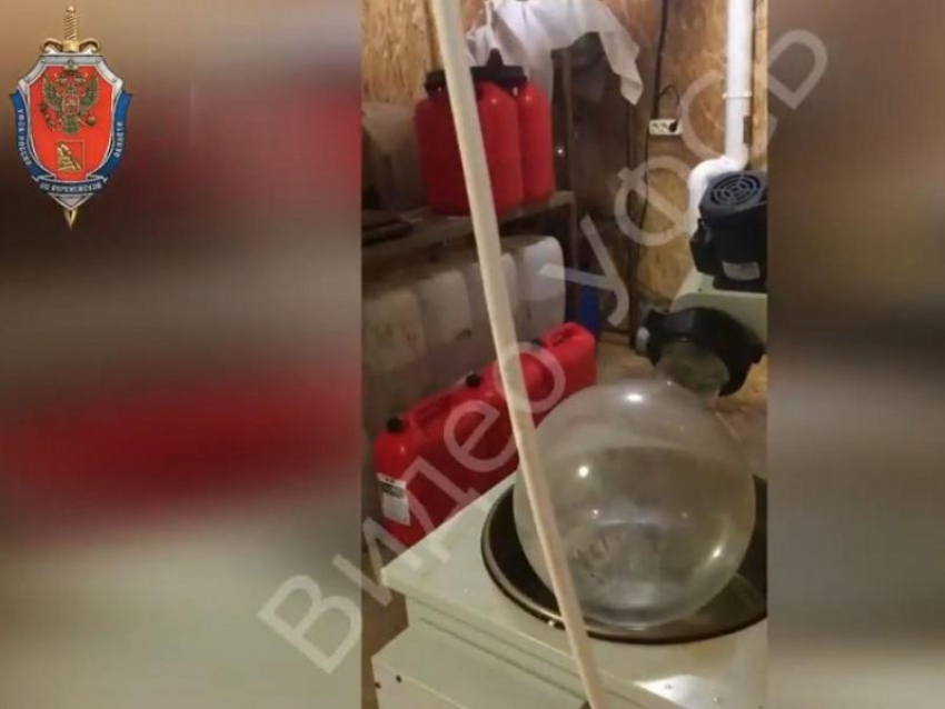 ФСБ опубликовала видео одной из двух накрытых нарколабораторий в Воронежской области 