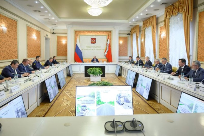 Борьбу с нарушителями выделенных полос усилят по поручению воронежского губернатора