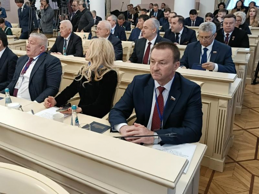 Председатель Воронежской областной Думы Юрий Матузов прокомментировал итоги заседания Президиума Совета законодателей РФ в Санкт-Петербурге