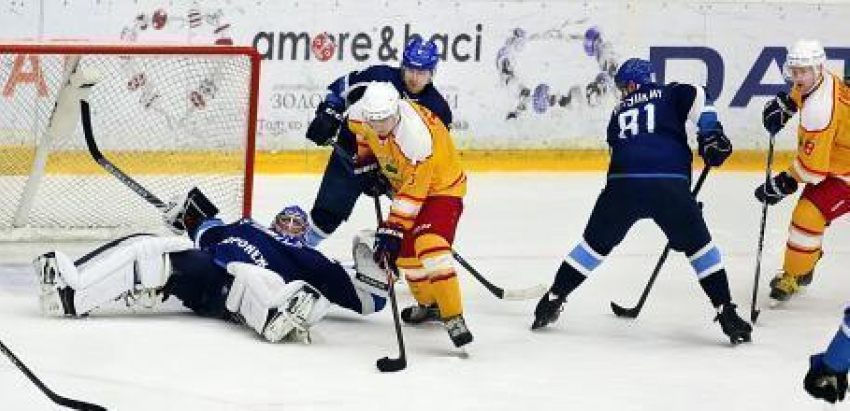 Воронежский «Буран» перебросал ХК «Липецк» по шайбам