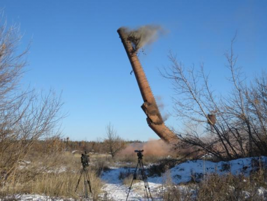 Эпичный взрыв 42-метровой трубы попал на видео в Воронежской области